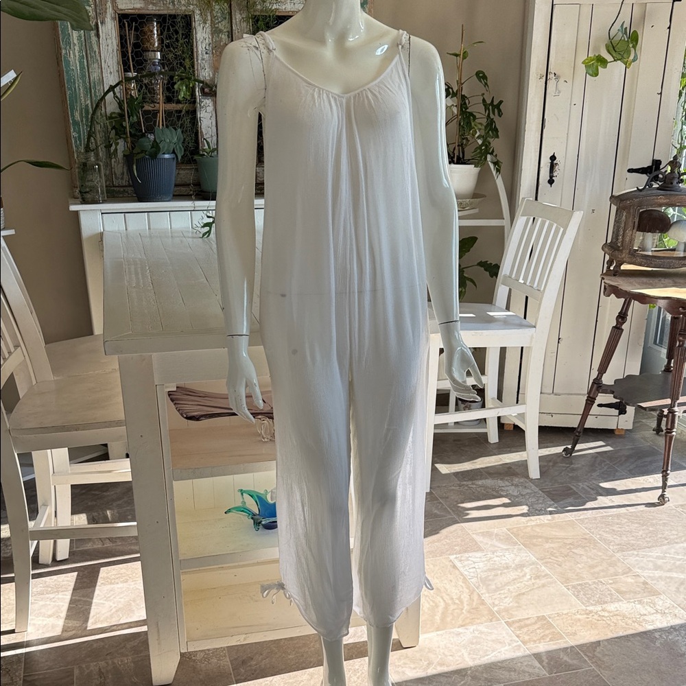 Elan Elegant White Garment